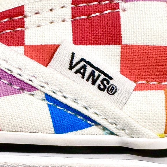 Vans Slip-On Rainbow Checkerboard Canvas Sneakers Men’s 10 Women’s 11.5 NWOT - Picture 10 of 10